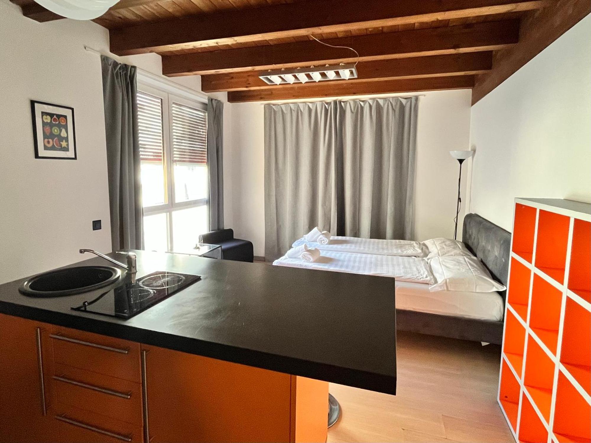 Guesthouse University By Lr - Self Check In Lugano Buitenkant foto